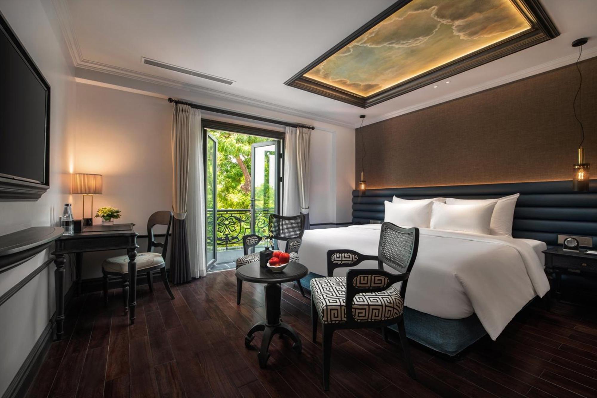 La Sinfonia Del Rey & Hotel Hanoï