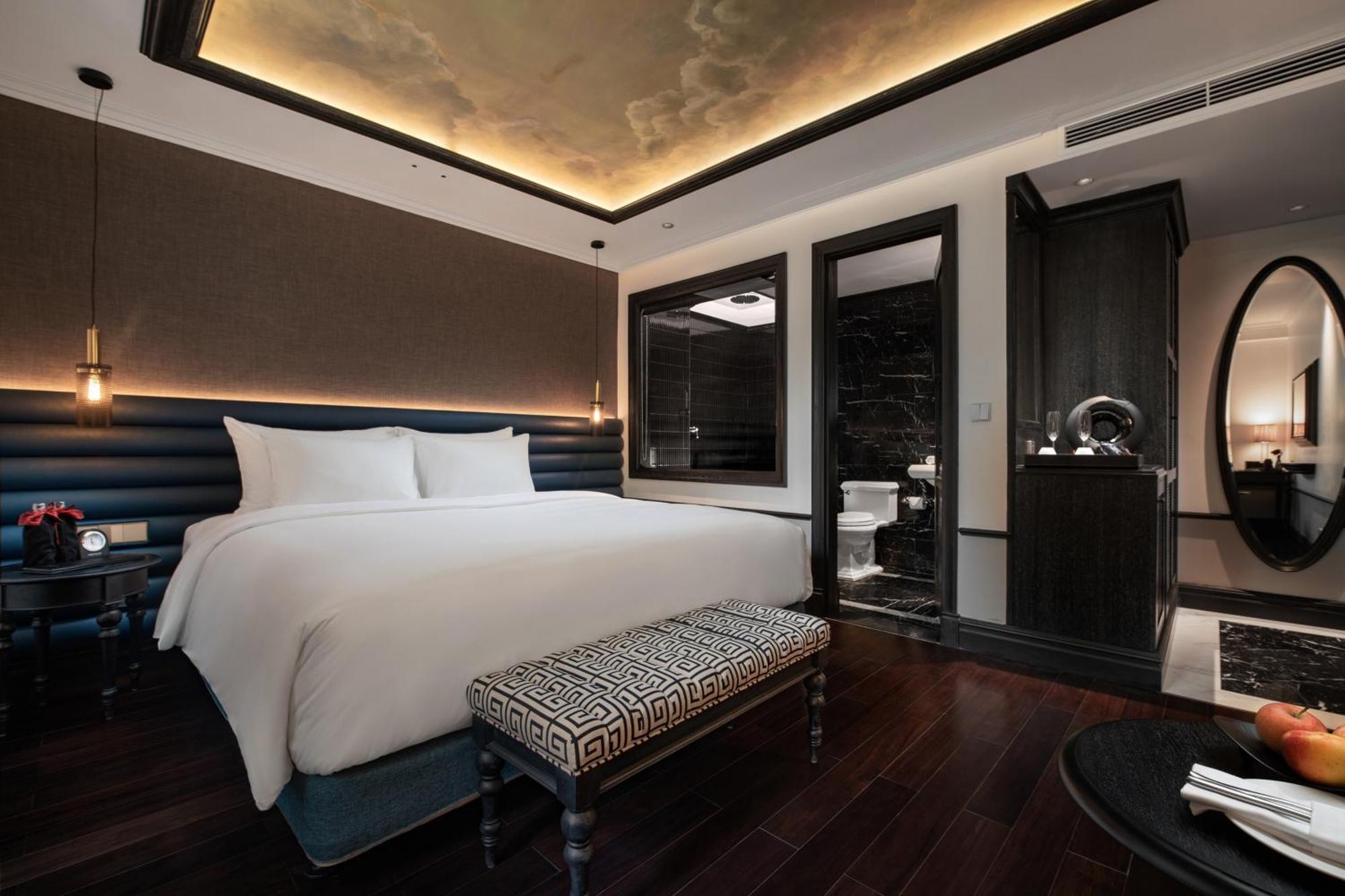 La Sinfonia Del Rey & Hotel Hanoï
